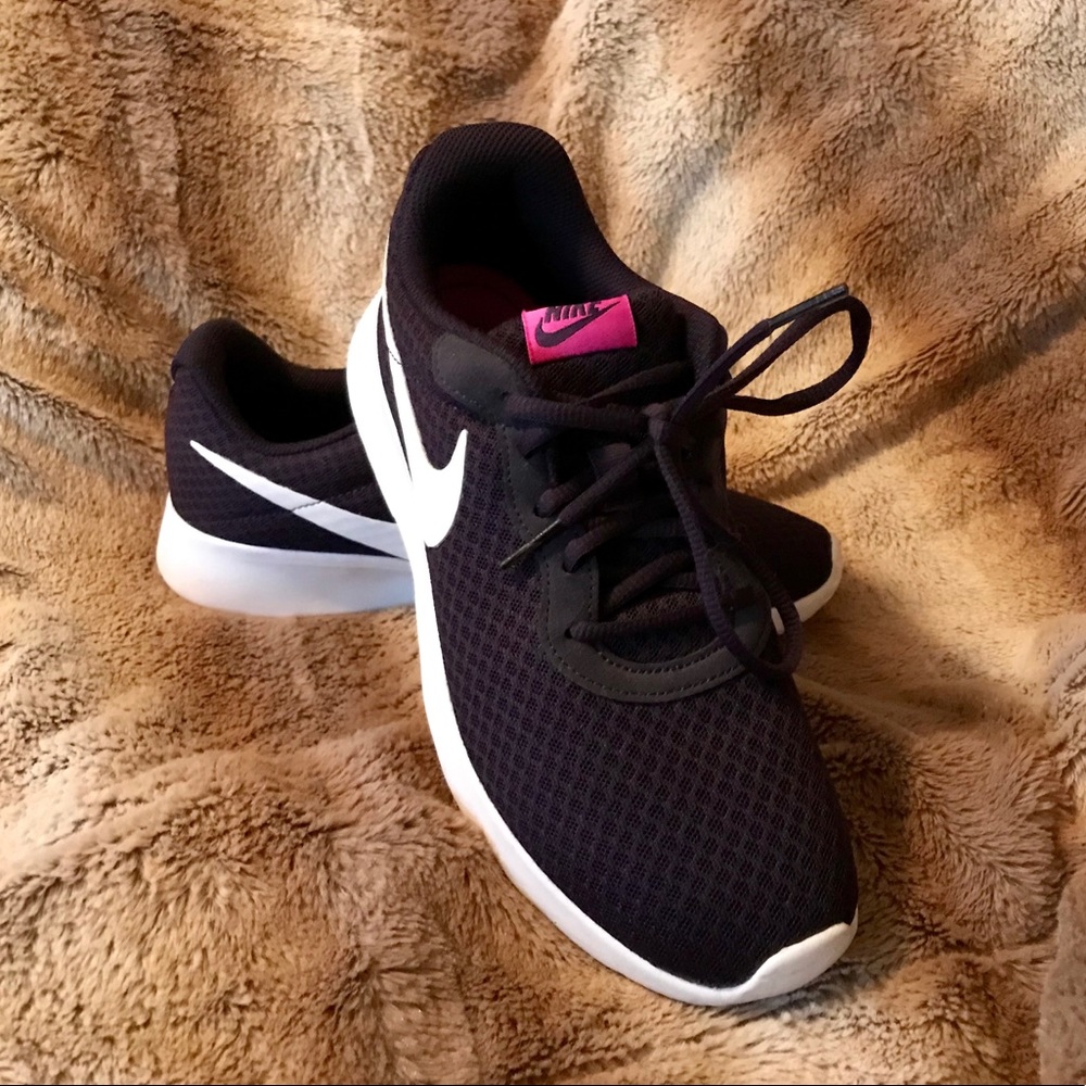 Nike Tanjun Size W’s 9